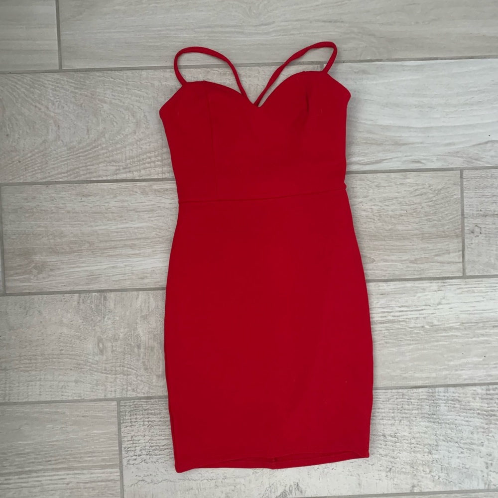 Red Dress - Picture 7 of 9